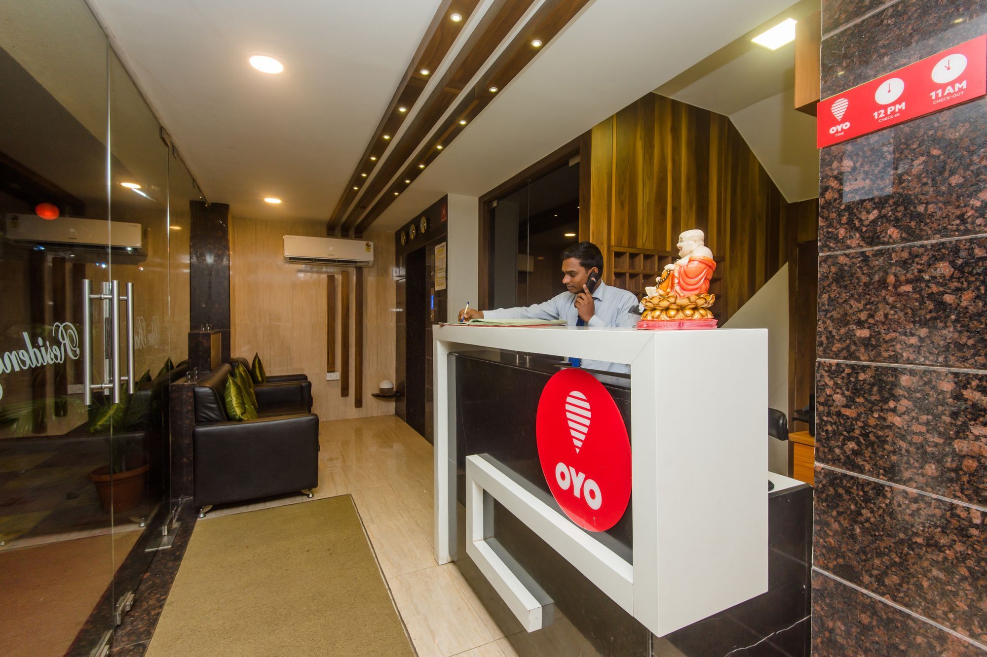 Oyo 11441 Hotel Blue Bells Residency Bombaim Exterior foto